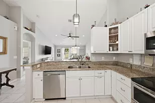 6145 Lake Hibiscus Dr, Delray Beach, FL 33484 - Photo 10
