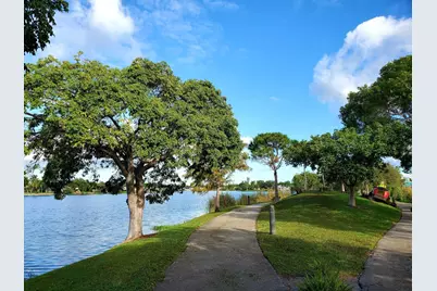 120 Royal Park Drive #B4, Fort Lauderdale, FL 33309 - Photo 2