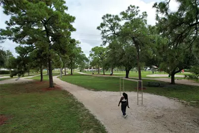 935 NE 34th Court, Oakland Park, FL 33334 - Photo 10