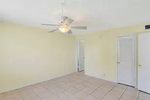 470 Executive Center Dr, West Palm Beach, FL 33401 - Photo 12
