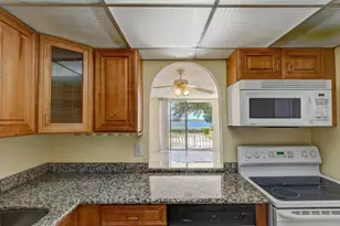 470 Executive Center Dr, West Palm Beach, FL 33401 - Photo 6