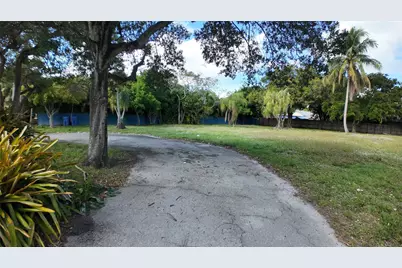 937 NE 34th Court, Oakland Park, FL 33334 - Photo 4