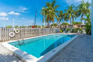 3827 NE 166th St, North Miami Beach, FL 33160 - Photo 20