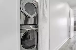 3827 NE 166th St, North Miami Beach, FL 33160 - Photo 26