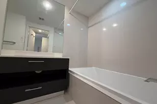 45 SW 9th St, Miami, FL 33130 - Photo 18