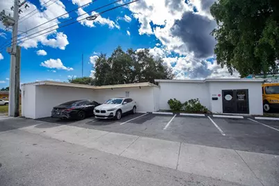 5738 W Hallandale Beach Boulevard, Hollywood, FL 33023 - Photo 24