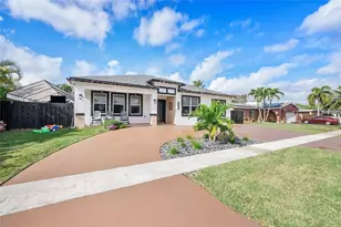 8211 NW 74th Ave, Tamarac, FL 33321 - Photo 36