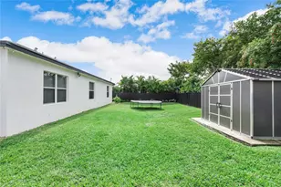 8211 NW 74th Ave, Tamarac, FL 33321 - Photo 32