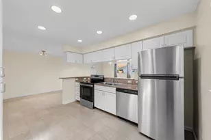 758 NE 13th Ct, Fort Lauderdale, FL 33304 - Photo 6