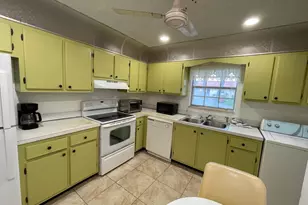 127 Amherst Ln, Lake Worth, FL 33467 - Photo 8