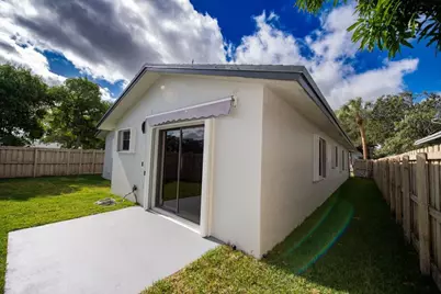 110 NW 6th Avenue, Dania Beach, FL 33004 - Photo 20