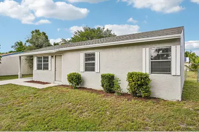 913 SE 8th Street, Stuart, FL 34994 - Photo 2