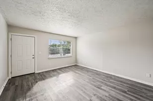 913 SE 8th St, Stuart, FL 34994 - Photo 6