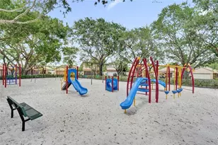 1498 Barcelona Way, Weston, FL 33327 - Photo 10