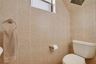 2124 NE 9th Ave, Wilton Manors, FL 33305 - Photo 14