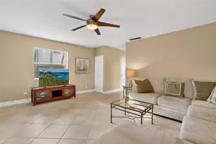 2124 NE 9th Ave, Wilton Manors, FL 33305 - Photo 12