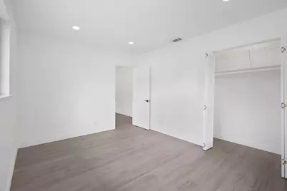 699 NE 40th Street, Oakland Park, FL 33334 - Photo 22