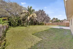 12541 SW 10th Ct, Davie, FL 33325 - Photo 18