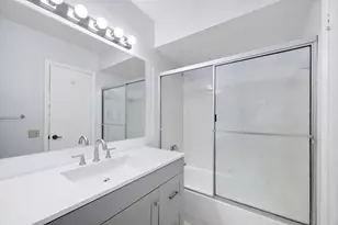 621 NW 105th Way, Pembroke Pines, FL 33026 - Photo 8