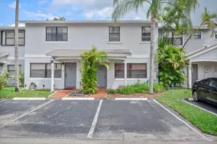 621 NW 105th Way, Pembroke Pines, FL 33026 - Photo 2