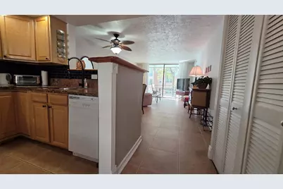 2801 Somerset Drive #211, Fort Lauderdale, FL 33311 - Photo 6