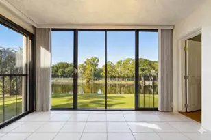 228 Fox Glen Dr Unit, Naples, FL 34104 - Photo 2