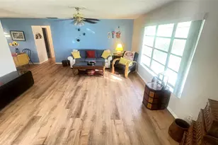 7228 W Oakridge Cir, Lake Worth, FL 33462 - Photo 2