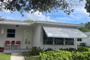 7228 W Oakridge Cir, Lake Worth, FL 33462 - Photo 24