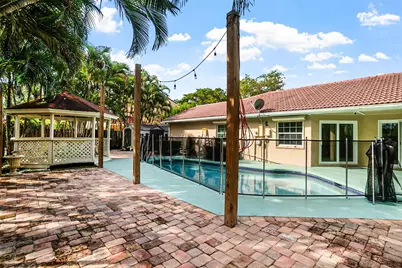 1427 Seagrape Circle, Weston, FL 33326 - Photo 34