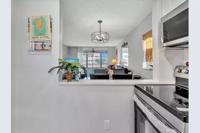 9041 Sunrise Lakes Boulevard #113, Sunrise, FL 33322 - Photo 14