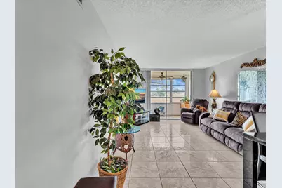9041 Sunrise Lakes Boulevard #113, Sunrise, FL 33322 - Photo 2