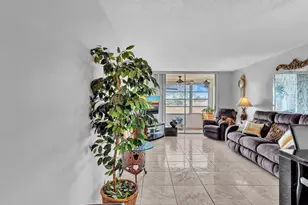 9041 Sunrise Lakes Blvd, Sunrise, FL 33322 - Photo 2