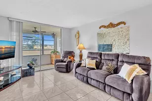 9041 Sunrise Lakes Blvd, Sunrise, FL 33322 - Photo 2