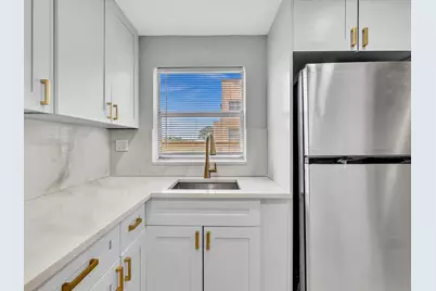 9041 Sunrise Lakes Boulevard #113, Sunrise, FL 33322 - Photo 18
