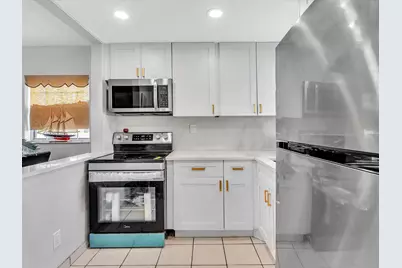 9041 Sunrise Lakes Boulevard #113, Sunrise, FL 33322 - Photo 16