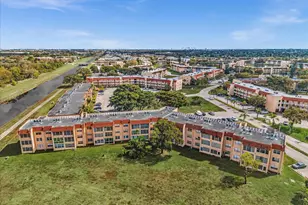 9041 Sunrise Lakes Blvd, Sunrise, FL 33322 - Photo 2