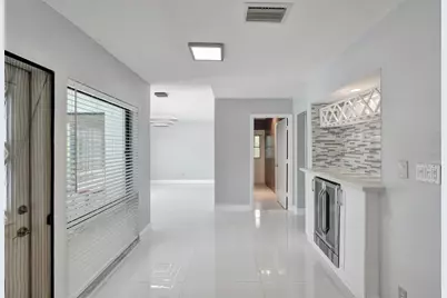 7475 Estrella Circle, Boca Raton, FL 33433 - Photo 8