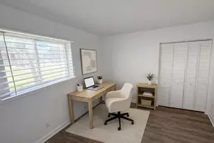 902 E Tiffany Dr, West Palm Beach, FL 33407 - Photo 4