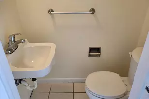 1501 Crescent Cir, West Palm Beach, FL 33403 - Photo 10