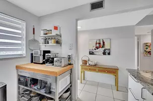 2615 NE 3rd Ct, Boynton Beach, FL 33435 - Photo 8