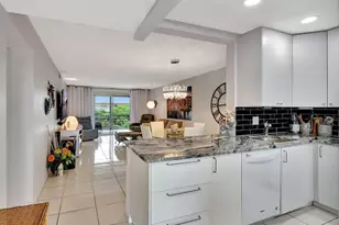 2615 NE 3rd Ct, Boynton Beach, FL 33435 - Photo 4