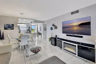 2615 NE 3rd Ct, Boynton Beach, FL 33435 - Photo 2