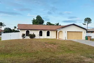 1117 SE 19th Terrace, Cape Coral, FL 33990 - Photo 4