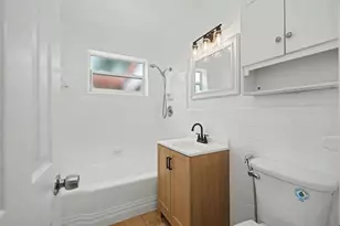 2530 McKinley St, Hollywood, FL 33020 - Photo 8