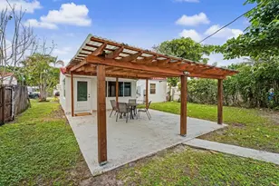 2530 McKinley St, Hollywood, FL 33020 - Photo 10