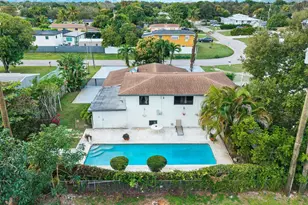 20335 NE 13th Ct, Miami, FL 33179 - Photo 36