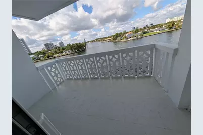 3209 S Ocean Drive #4E, Hallandale Beach, FL 33009 - Photo 16