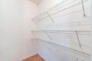 210 Lake Pointe Dr, Oakland Park, FL 33309 - Photo 20