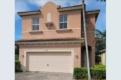 1008 NE 39th Avenue, Homestead, FL 33033 - Photo 1