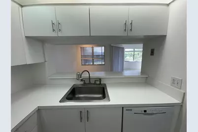 300 SW 130th Terrace #B312, Pembroke Pines, FL 33027 - Photo 8